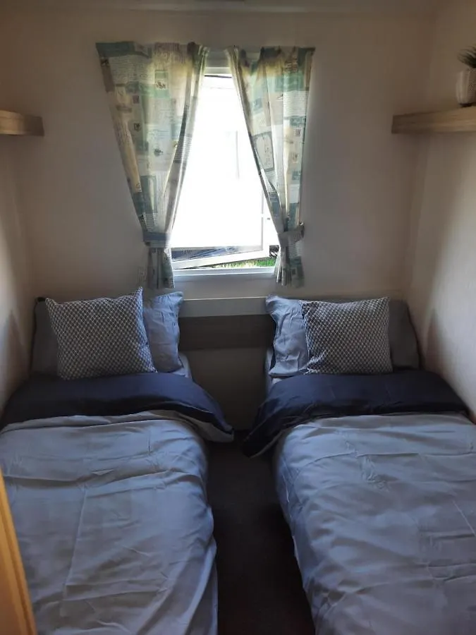Blue Dolphin Holiday Park Gristhorpe